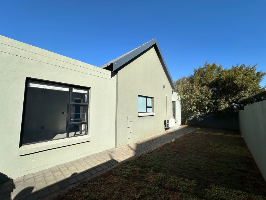 5 Bedroom Property for Sale in Leloko Lifestyle Estate North West